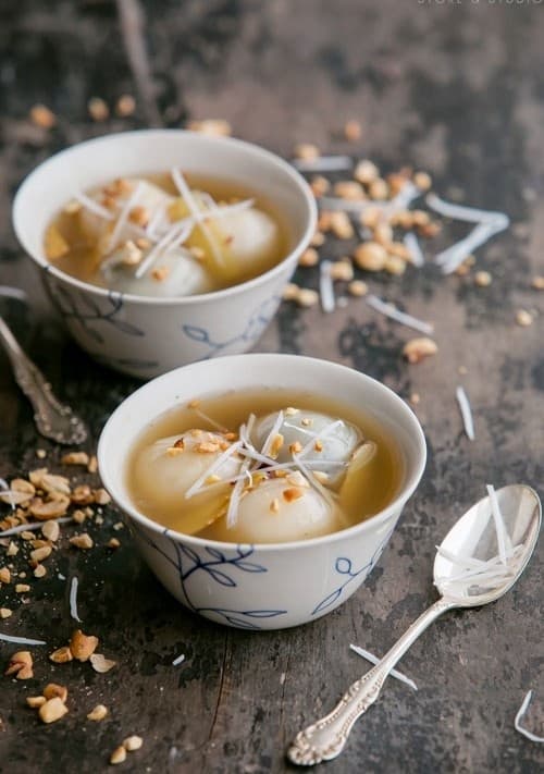 chè is a popular vietnamese dessert